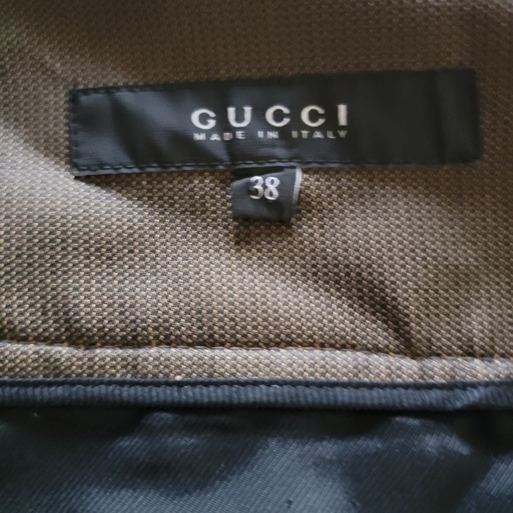 🔥SOLD🔥GUCCI | FALL 2010 RUNWAY GREY MINI SKIRT GOLD BAND - Picture 11 of 14